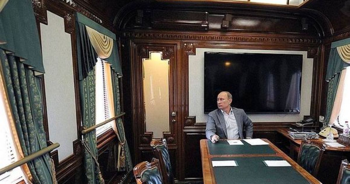 Путин в поезде